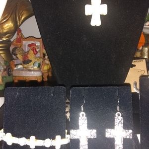 ADOROBLE!/ WHITE HOWLITE CROSS NECKLACE SET 3PC❤️